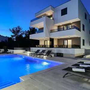 Ankora 1 With Heated Pool Apartmán