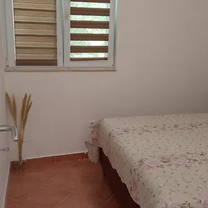 Nikola Apartmán